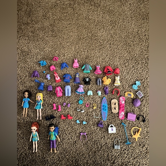 polly pocket Other - Polly Pocket Lot 4 Dolls, 6 Shoes, 26 Pieces Of Clothing And 20 Accessories